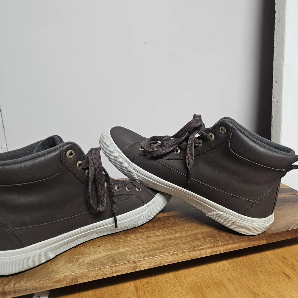 Eddie Bauer Brown Leather Hightop Storm Sneakers Timber Mens‎ Size 9 Academia
